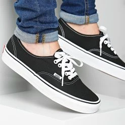 Tout neuf 😍 Baskets Authentic EE3BLK Black de Vans 🔥