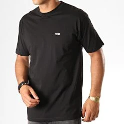 Offres 🔥 Tee Shirt Left Chest Logo VN0A3CZEY28 Noir de Vans 😀
