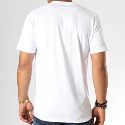Bon marché 🎁 Tee 🛒 Shirt Left Chest Logo VN0A3CZEYB2 Blanc de Vans ✔️ -Mode Chaussure vans 187809 VN0A3CZEYB2 WHITE BLACK 20190703T110010 05