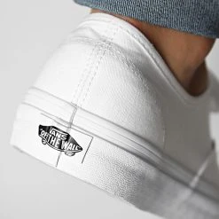 Le moins cher ✨ Baskets Authentic 00EE3W001 True White de Vans 🤩 -Mode Chaussure vans 226863 00EE3W001 TRUE WHITE 20200810T141307 04
