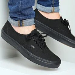 Meilleure affaire 🥰 Baskets Authentic EE3BKA Black Black de Vans 🧨