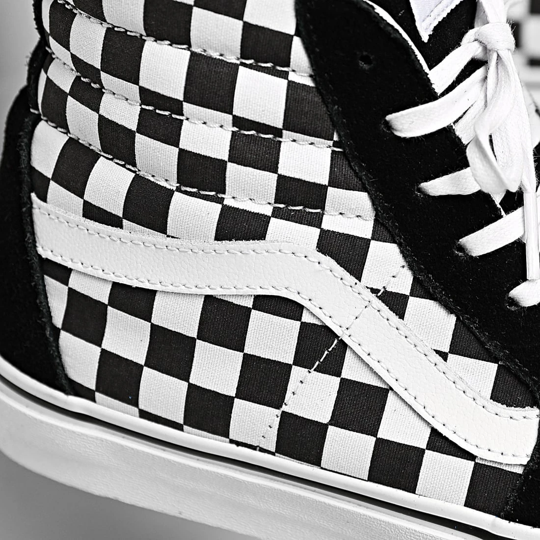Meilleure affaire ❤️ Baskets Sk8 Hi 32QGHRK Checkerboard Black True White de Vans ❤️ 2 Meilleure affaire ❤️ Baskets Sk8 Hi 32QGHRK Checkerboard Black True White de Vans ❤️ – Image 2