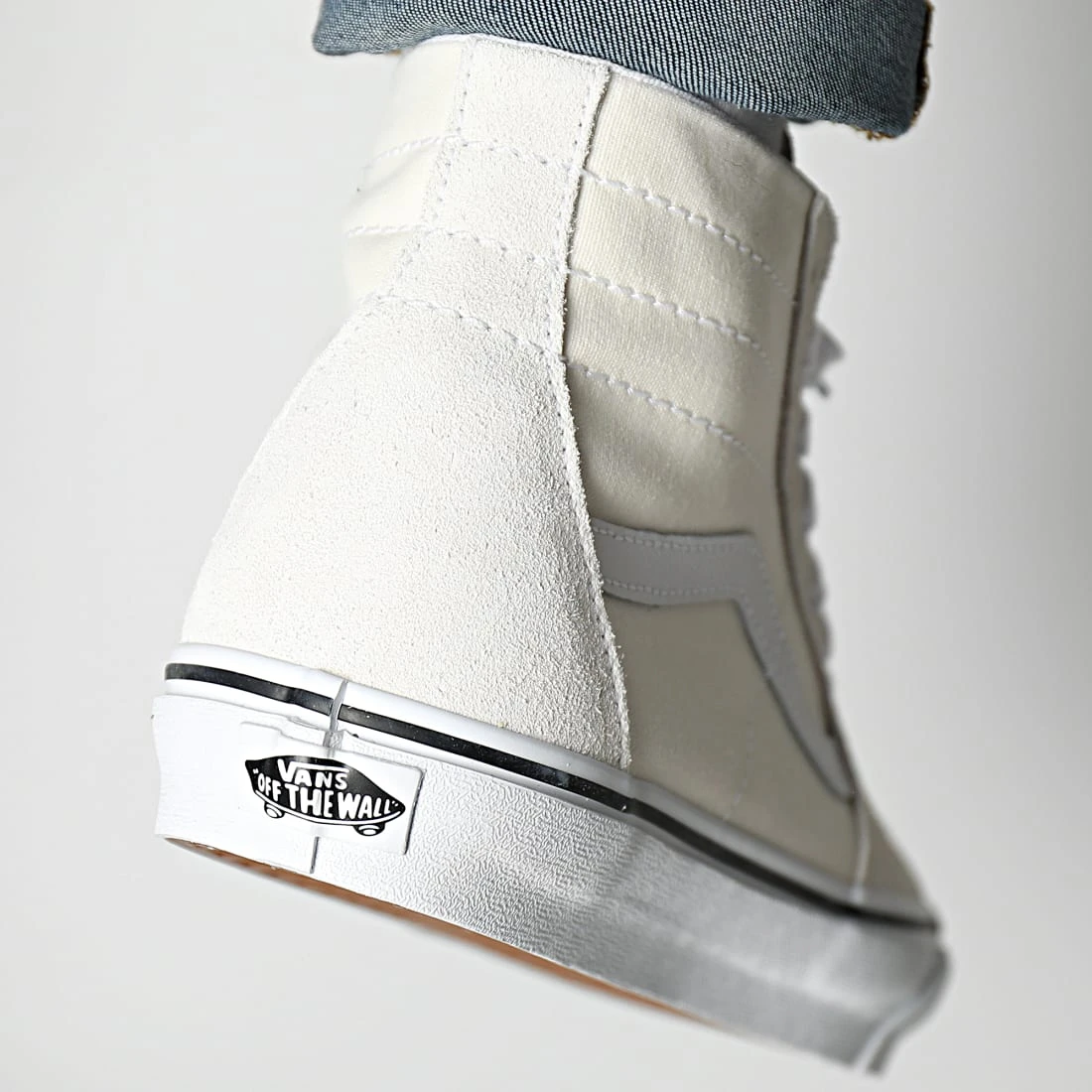 Remise 😉 Baskets Sk8 Hi A4U16FS8 Suede Canvas Marshmallow de Vans 🥰 4 Remise 😉 Baskets Sk8 Hi A4U16FS8 Suede Canvas Marshmallow de Vans 🥰 – Image 4
