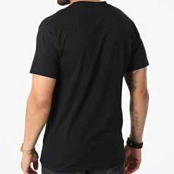 Budget 😉 Tee Shirt On The Wall Classic Noir de Vans 🤩 -Mode Chaussure vans 322657 0004X Y28 20220613T161359 04