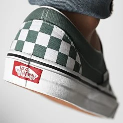 Meilleur prix 🥰 Baskets Classic Slip-On 5JMHYQW Color Theory Checkerboard de Vans ✨ -Mode Chaussure vans 324402 A5JMHYQW1 20220621T123719 04