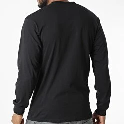 Les meilleures critiques de ⌛ Tee Shirt Manches Longues Left Chest Hit A49LC Noir de Vans ⌛ -Mode Chaussure vans 327234 A49LC Y28 20220708T122753 04