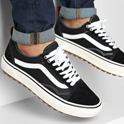 Nouveau 🤩 Baskets Old Skool MTE 5I12Y28 Black White de Vans ⭐