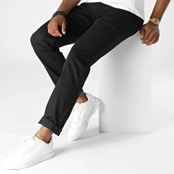 Bon marché ✔️ Pantalon Chino Slim Authentic A5FJ7 Noir de Vans ✨ 6 Bon marché ✔️ Pantalon Chino Slim Authentic A5FJ7 Noir de Vans ✨ -Mode Chaussure vans 334954 A5FJ7 BLK 20220906T140348 03