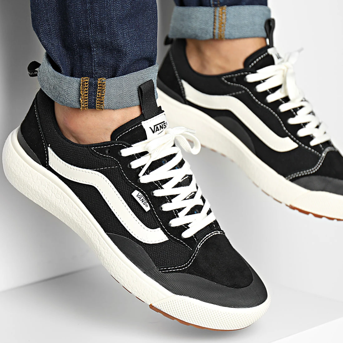 Tout neuf ✨ Baskets Ultrarange Exo A4UWM1KP1 Black Marshmallow de Vans 😀 1 Tout neuf ✨ Baskets Ultrarange Exo A4UWM1KP1 Black Marshmallow de Vans 😀