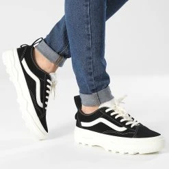 Meilleur prix ❤️ Baskets Femme Sentry Sk8 Hi 4BVMBLK Sherpa Suede Black de Vans 😍 6 Meilleur prix ❤️ Baskets Femme Sentry Sk8 Hi 4BVMBLK Sherpa Suede Black de Vans 😍 -Mode Chaussure vans 347097 A4BVMBLK1 20221115T141550 03