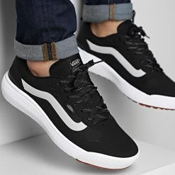 Promo ✨ Baskets Ultrarange Exo 4U1KZVY Reflective Black de Vans 💯